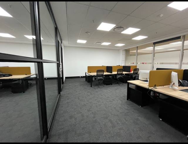 300.65M² OFFICE TO LET IN RIVONIA